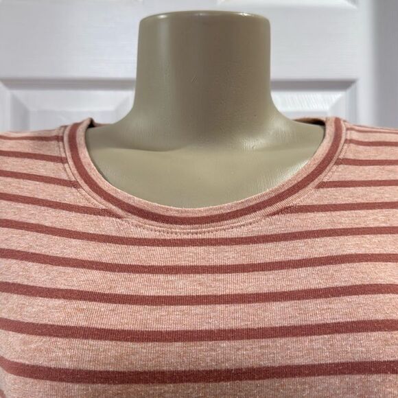 VINCE STRIPE TEE - Picture 5 of 7